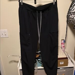 Fabletics Black Cargo Joggers Scrub Pants and Tapered Ankle